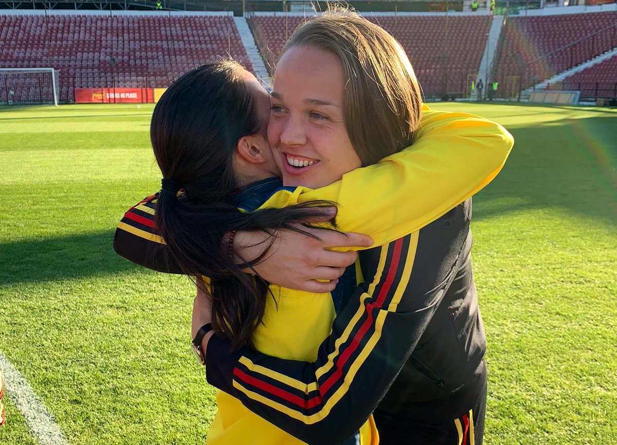 BelRedFlames's tweet photo. 🙌🏽 Hello Romanian friends 😀 

Good luck @hai_romania 😉 

#ROUBEL #WEURO2021 #TheWorldAtOurFeet https://t.co/cYbyz13HCu