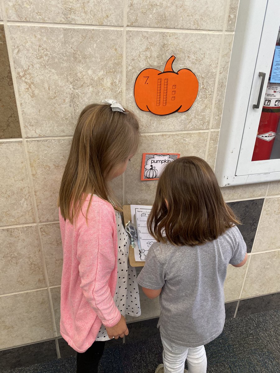 kristieskinder's tweet photo. We can learn anywhere!! Fall Words Writing! @AISDBrockett @csiggers1 @christi_hammett #teamteachingrocks #togetherisbetter https://t.co/uuoO7sWCZG