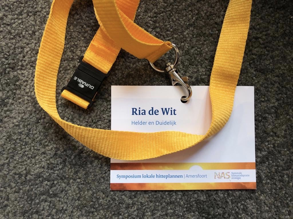 HD_communicatie's tweet photo. Ria doet vandaag #verslag van het symposium lokale #hitteplannen in Amersfoort, waar onder andere de hitte- en eenzaamheidskaart wordt gepresenteerd. Hiermee kun je in één oogopslag zien in welke wijken #ouderen groot risico lopen tijdens #hitte. https://t.co/Jb5H8NG8Yx