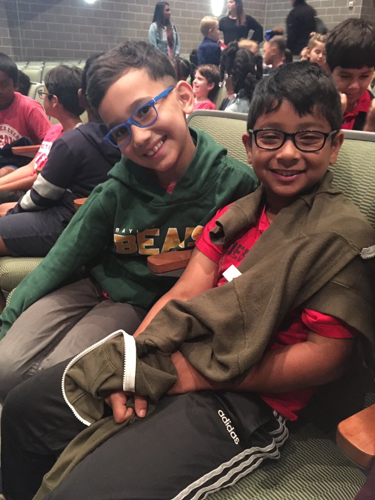 FHomeroom's tweet photo. @allenelem #ThirdGrade is ready for the Three Little Pigs Opera! 🐷🐷🐷 @FortWorthOpera https://t.co/QfEFgWvQsE