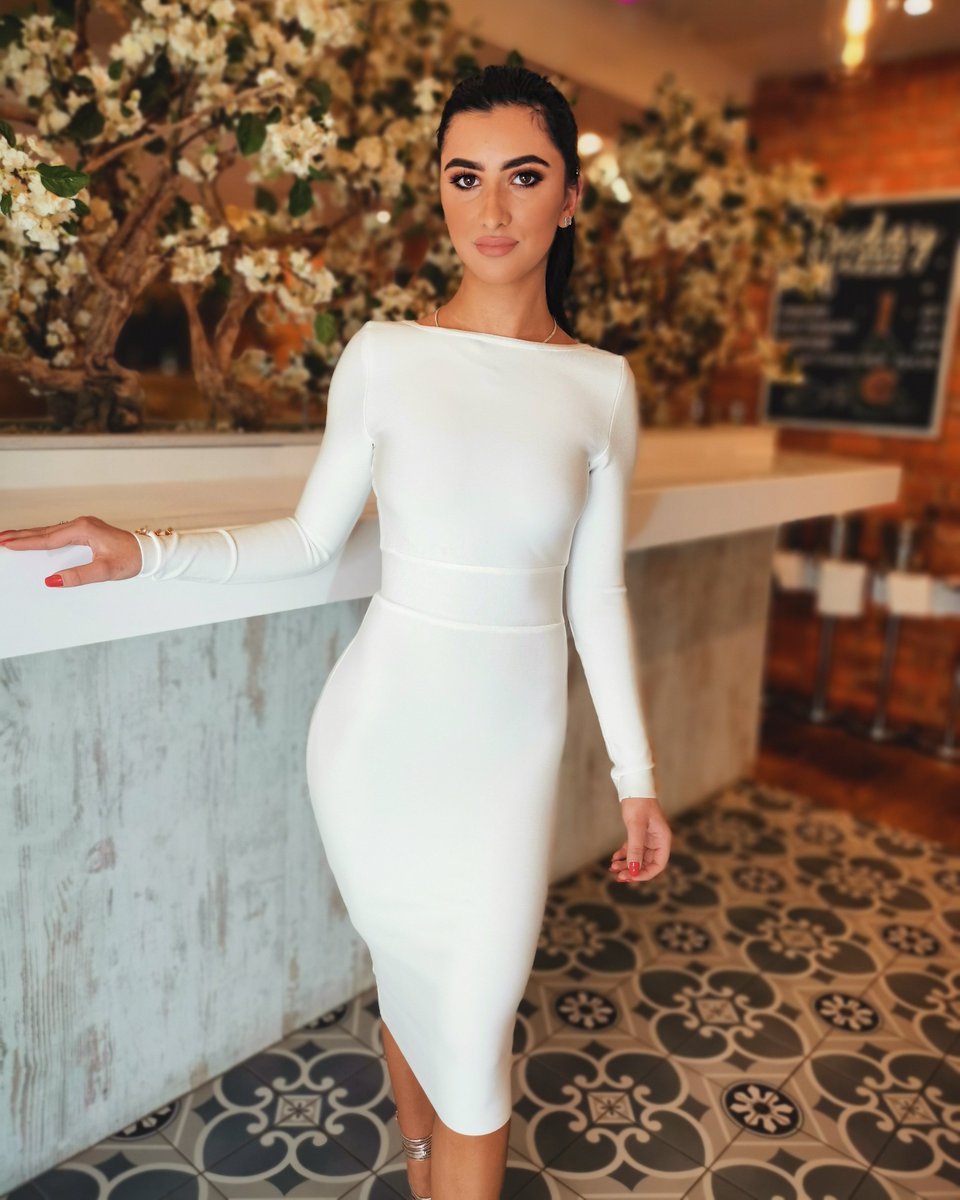 Fash1com's tweet image. We're almost SOLD OUT of our 'Alba' dress! 💋  Grab this bestselling piece before it's gone at fash1.com/alba #fash1