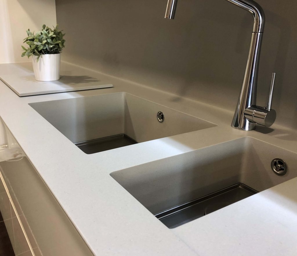 1810co's tweet photo. Spotless #AXIX installation in #Corian as seen in @Thekitchenlabco @thekitchenlab.co showroom. #kitchendesign #thekitchenlab #sinks https://t.co/0TvLLDbzNW