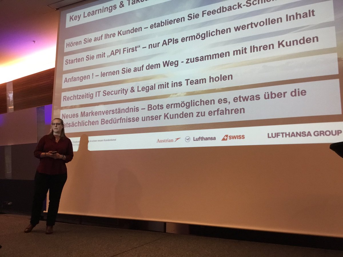 Zusammen mit dem Kunden lernen und den #Chatbot stetig weiter verbessern - abschließende Keynote von Ivonne Engemann <a href="/basicive/">Ivonne Engemann</a> von <a href="/Lufthansa_DE/">Deutsche Lufthansa</a> 
Allen Referenten, Teilnehmern und Partnern vielen Dank für zwei spannende Tage! #digitalerKunde
#Kundenservice #Digitalisierung