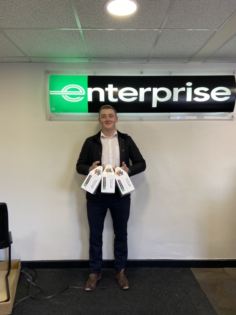 EnterprisePres3's tweet photo. Matt out marketing today! Also a special visit to JLR to thank them for the strong relationship built. #Marketing #Preston #U330 #MattTheMarketer @kierancregan @saeed_musa1 @IqramIPatel @gpincheshire @MattGreen1997 https://t.co/keF0yHWRje