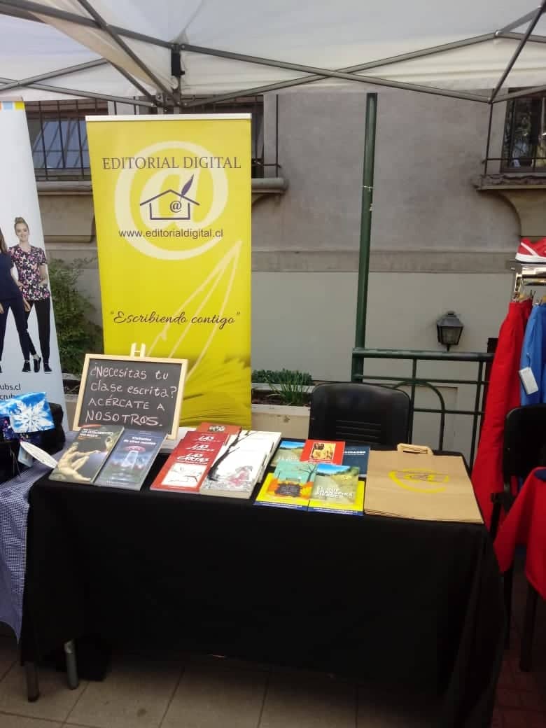 EditorialDigit's tweet image. Ya instalados en la Feria de Convenios de la Universidad San Sebastián (campus Los Leones). 😀