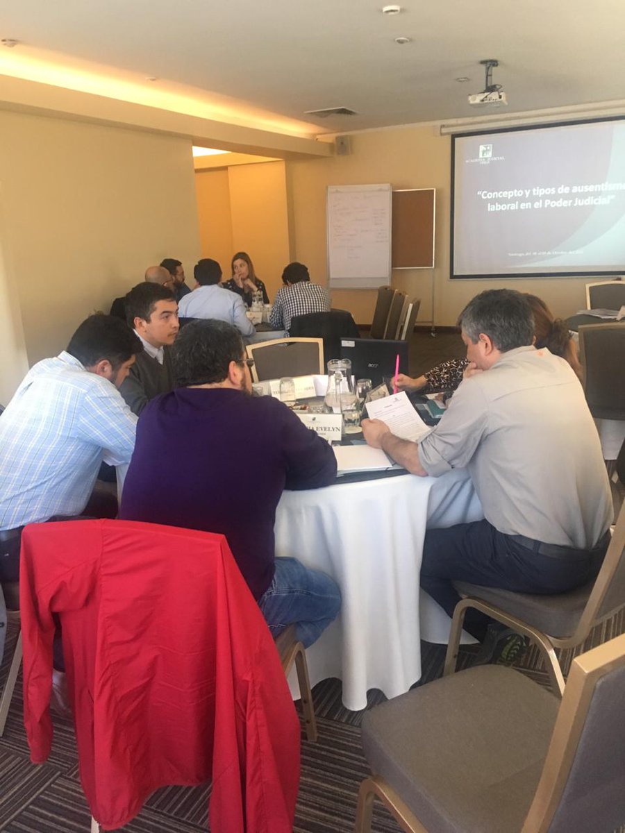 AcademiaJudic1's tweet photo. ⚖ Programa Capacitación de Capacitadores- Curso 19 taller 3- Grupo de alumnos/as presentó el curso diseñado "Ausentismo laboral: herramientas para enfrentar un desafío transversal". Martes 8 y miércoles 9 de octubre #ProgramaAcademia https://t.co/39WA94unza