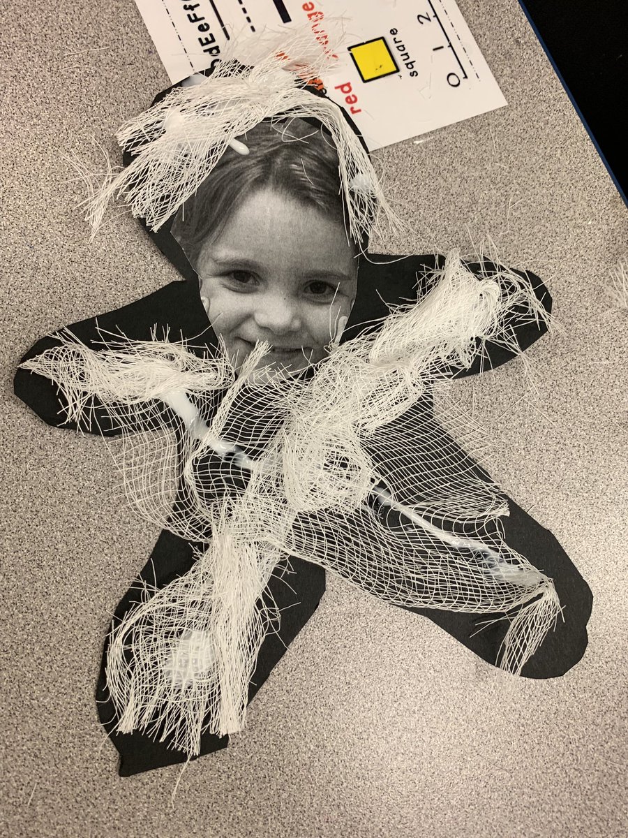 KindersBaum's tweet photo. Mummy making with our 4th grade buddies this morning! Love all neon for homecoming! #Kindergarten #BurroPride @FrannieTunseth https://t.co/lUUGQzM7PJ