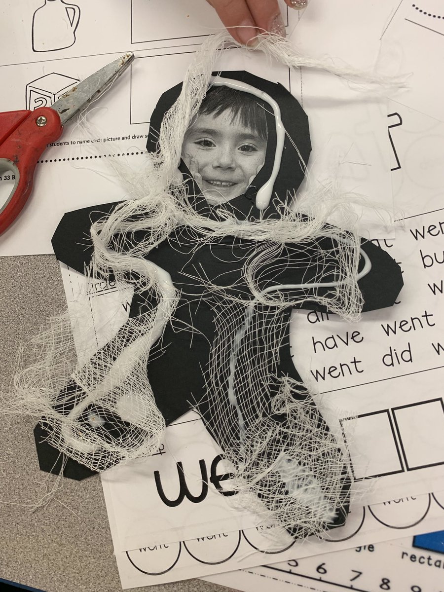 KindersBaum's tweet photo. Mummy making with our 4th grade buddies this morning! Love all neon for homecoming! #Kindergarten #BurroPride @FrannieTunseth https://t.co/lUUGQzM7PJ