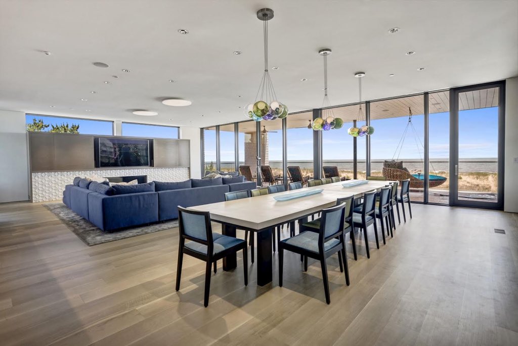 When our speakers have better views than we do...check out this gorgeous home featuring our Profile sidemount TV speakers in Rehoboth, Delaware. Installation by <a href="/AtlControl/">Atlantic Control</a> 👌#avtweeps #hometechnology