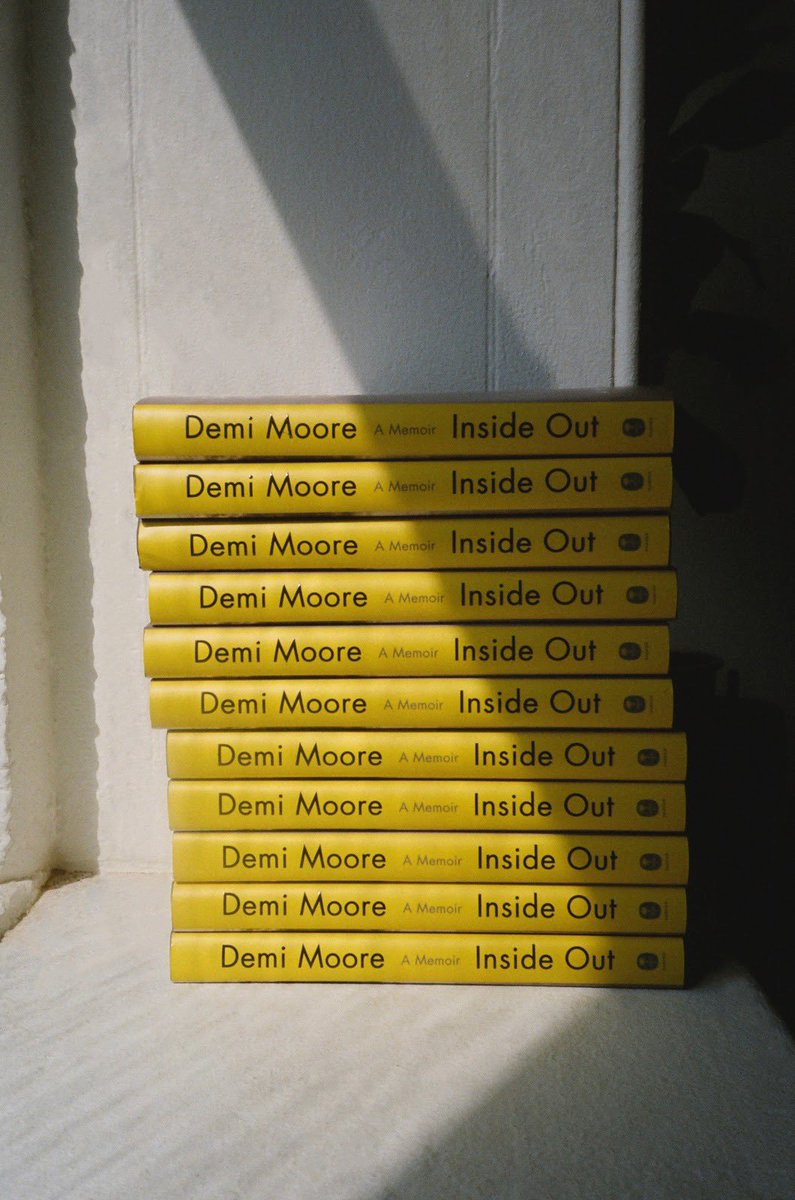 justdemi's tweet photo. #InsideOutBook sitting pretty. Have you gotten your copy yet? 
(New Yorkers: keep an eye out for a @BooksSubway drop tomorrow 🤫) https://t.co/4dhN7gtHub