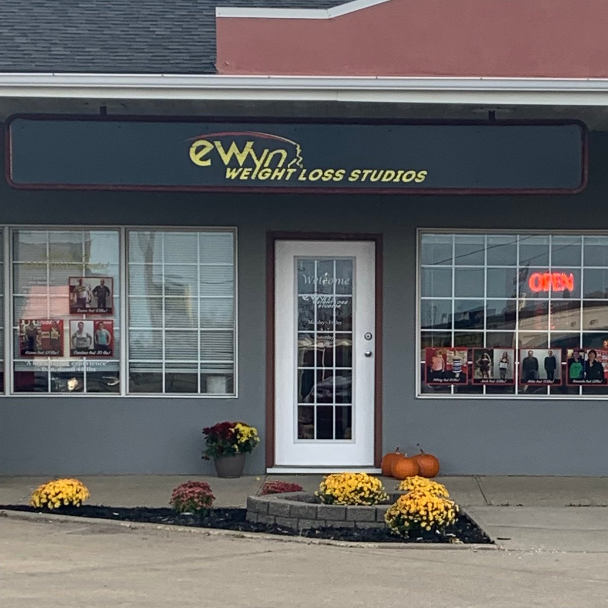 ewynstudios's tweet photo. Another studio Grand Opening - this time in Leduc, AB!

Day 1 of Grand Opening Week was a huge success and we are just loving the wonderful people of #Leduc 😊

Here's to changing more lives, one city at a time!

#ewyn #ewynstudios #exactlywhatyouneed #weightloss #healthyliving https://t.co/6Eylm0wkfc