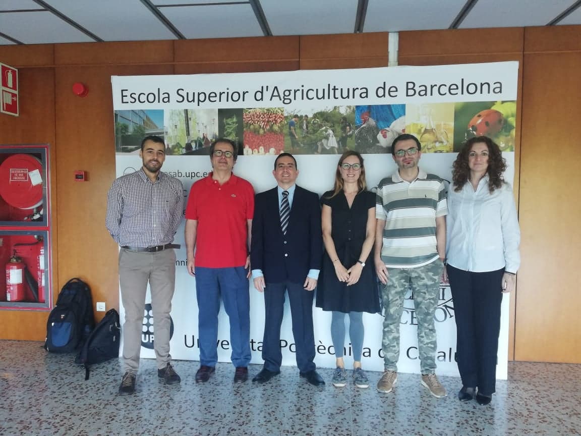 CREDA_UPC_IRTA's tweet photo. José Diaz, doctorando de Elsa Varela y Chema Gil, acaba de presentar su defensa de tesis, "#LivelihoodStrategies and #RiskBehavior of cacao producers in #Ecuador: Effects of national policies to support cacao farmers and #SpecialtyCacao landraces."
Enhorabuena José!
#CREDAevents https://t.co/wZR1tAz05l