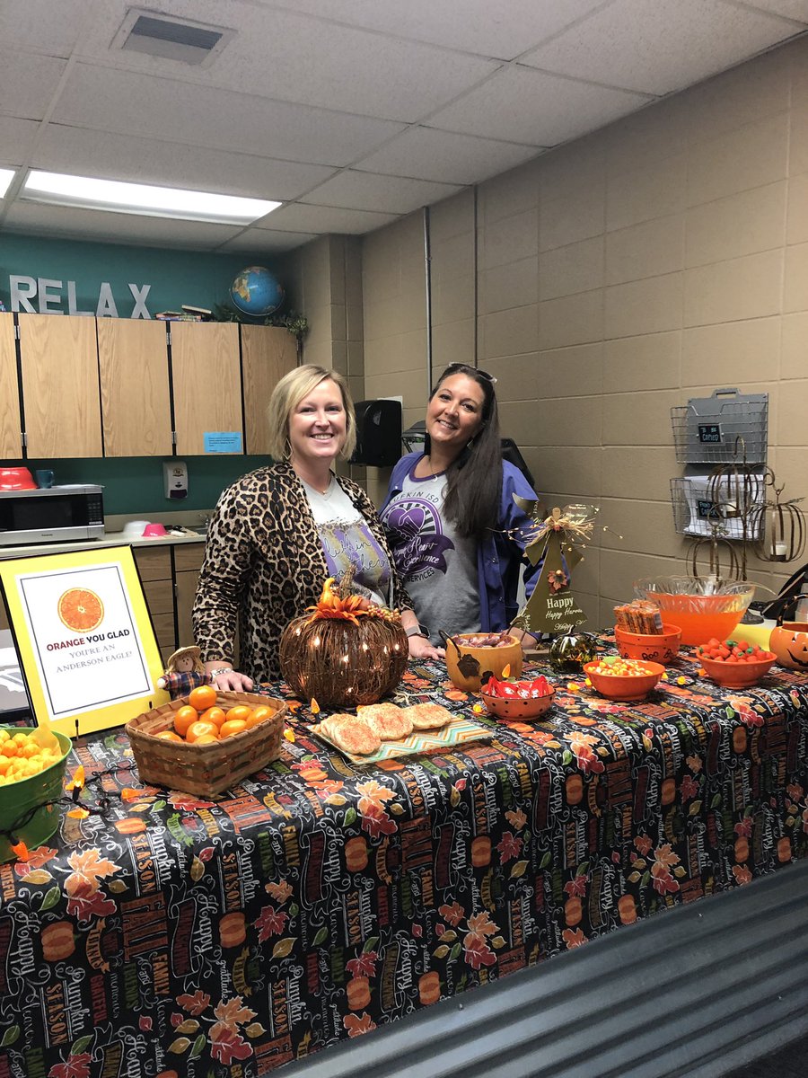 amylfain's tweet photo. “Orange” you glad to be an Anderson Eagle! #treatsduringCBA’s #orangeisnotmycolor👍🧡 #LufkinLearns https://t.co/NuWtr2EE1R