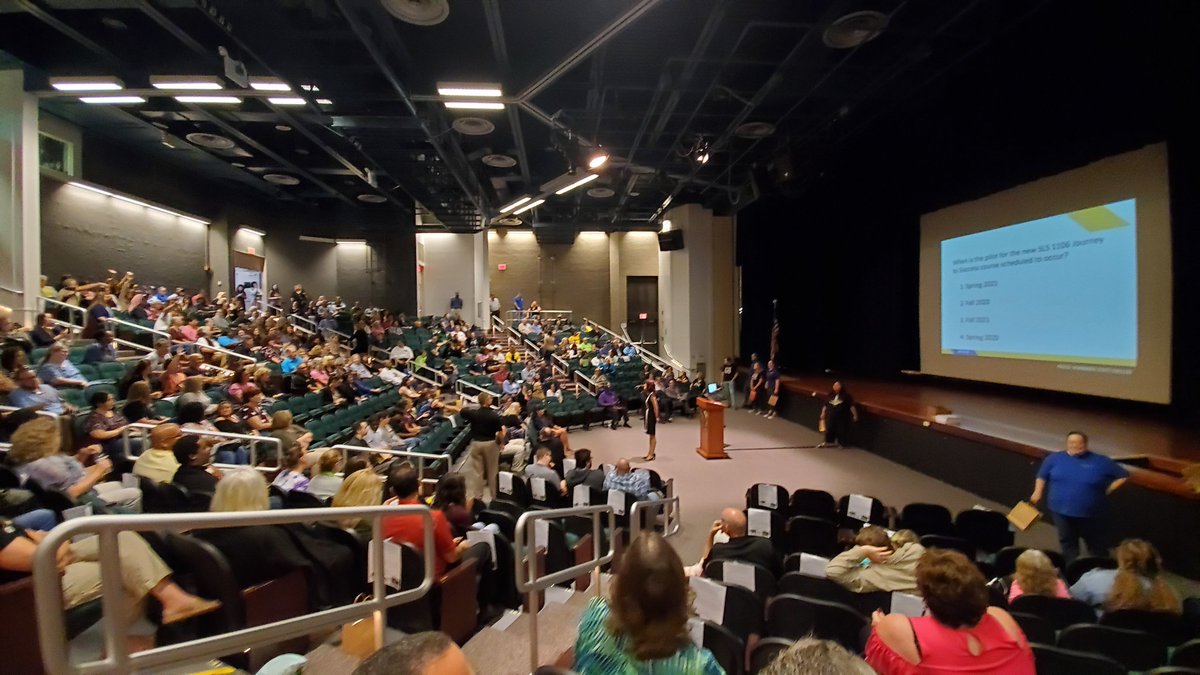 Carastravels's tweet photo. @PHSCedu staff, faculty, and admins getting engaged, learning about PHSC's #BridgetoSuccess #QEP at #PHSCACD https://t.co/Ifc2NmNdv3