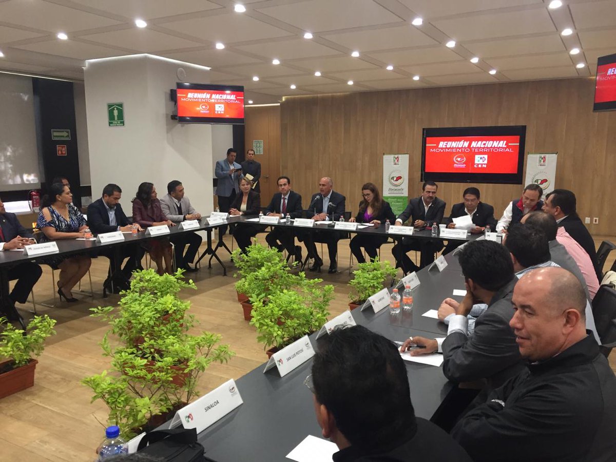 MT_Nacional's tweet photo. Iniciamos la Reunión de Trabajo del @MT_Nacional   con nuestro Secretario General @ppcalzada con lideres de toda la república y la distinguida presencia de la Secretaria General @caroviggiano y el Dip. @ricardoaguilarc Secretario de Organización del CEN #SomosPRI https://t.co/9y2Eukp0WW