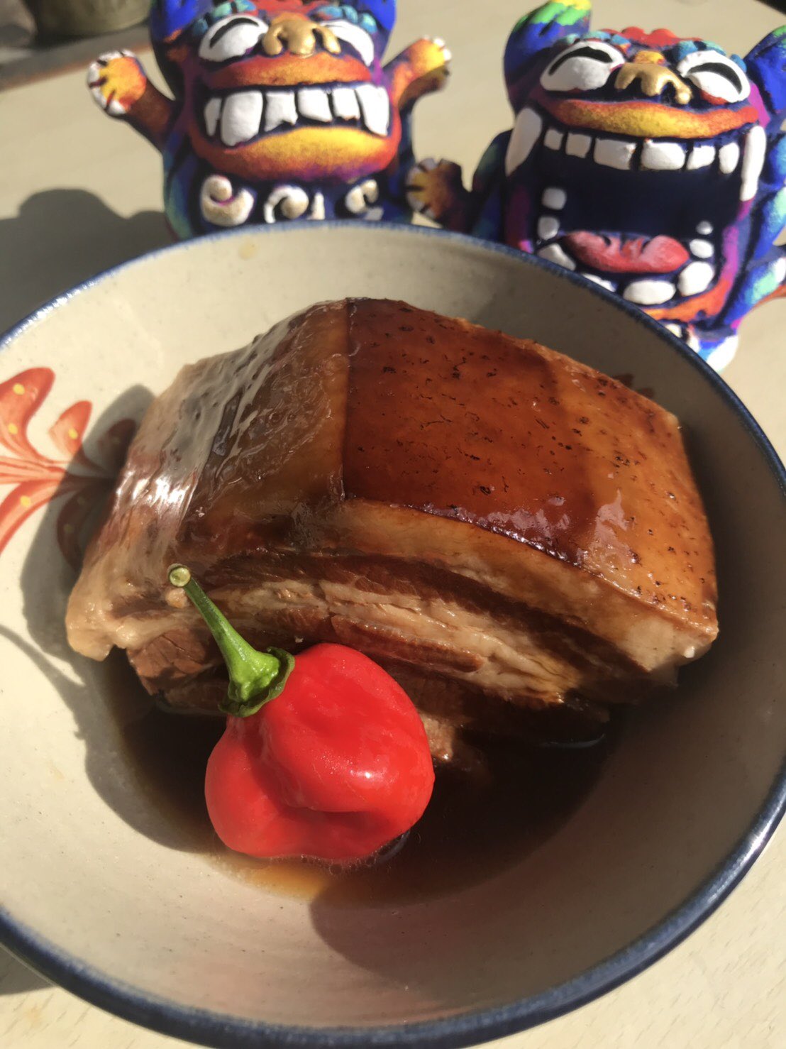 激辛グルメフェスin志木 出店者 紹介 福島県郡山市の な美ら なちゅら らふてぃ 豚の角煮 島ハバネロソース 沖縄料理 らふてぃ 大きな豚バラ肉を 泡盛と黒糖でじっくり煮込んで作る 柔らかくジューシーな定番豚料理 大人気らふてぃに今回