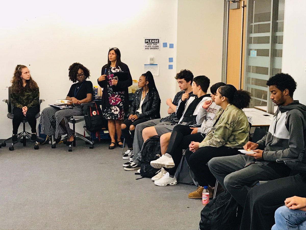 BostonSchools's tweet photo. Yesterday Superintendent Cassellius checked in with the Boston Student Advisory Council at their Steering Committee meeting. Weβre committed to having a @BSACbuzz member from every @BostonSchools high school! @BCassellius @youthonboard https://t.co/VB062AzFY5