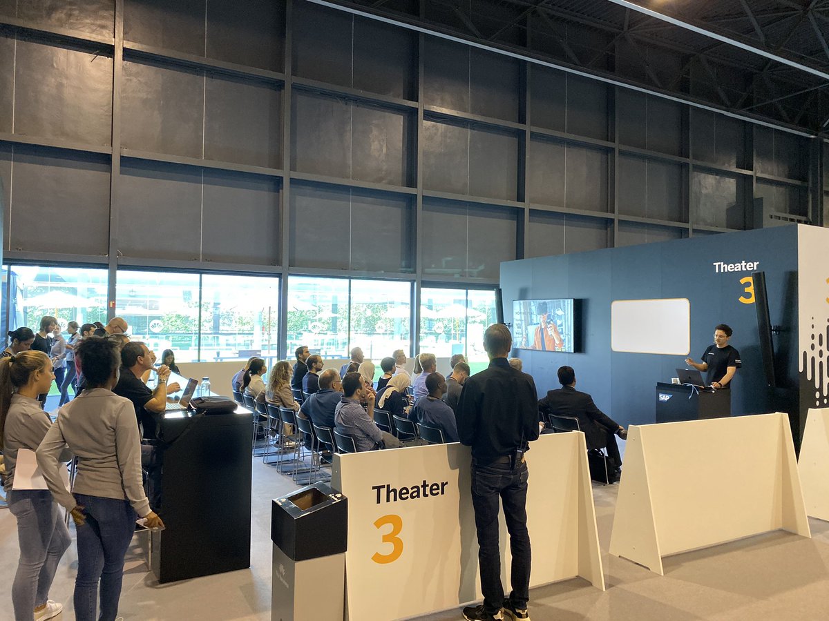 ollo73's tweet photo. Great session from Tim on How SAP‘s #NextLevel #CreativeIT is #ChangingThinking. Be sure to visit us on the showfloor at #SAPTechEd in #Barcelona! Tomorrow, @anja_rosker     will also have an interesting talk so be sure to update your agenda. https://t.co/A2jSkAoCuq