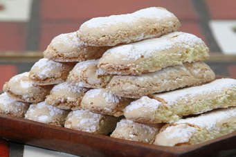 Italy comes to Brighouse!
Well, Francesca comes to Lovebread!!!
For some traditional Italian baking come to one of two sessions being held by Francesca.
eventbrite.co.uk/e/traditional-…
eventbrite.co.uk/e/christmas-it…