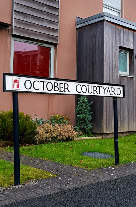 Royal_Mail_PAF's tweet photo. Never have I ever… seen such an Autumnal address! October Courtyard, Fall Pass in NE8 2BQ which happens to be accessed via Autumn Drive. #PostcodeIs60 #Autumn #October #postcode #address #data https://t.co/NliiikvRQH