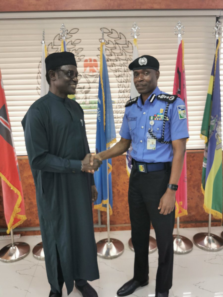 begos's tweet photo. Gov. Buni Meets IGP Adamu Over Yobe Security
https://t.co/959lSzsbnL https://t.co/guK9wEzhs1