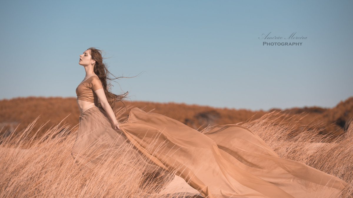 diana_therose's tweet photo. #Model: #DianaRosa
#Photography: #AméricoMoreira
Production: #AnaLuar
MUA: #BeatrizVaz
#modeling #fineart #portrait #amazingportrait #wind #elegant #dancer #preraphaelite #pastel #veildancer #naturalhair #verylonghair #ethereal #whimsical #romantic #curvywoman #beauty #beautiful https://t.co/v6oK1SnUM6