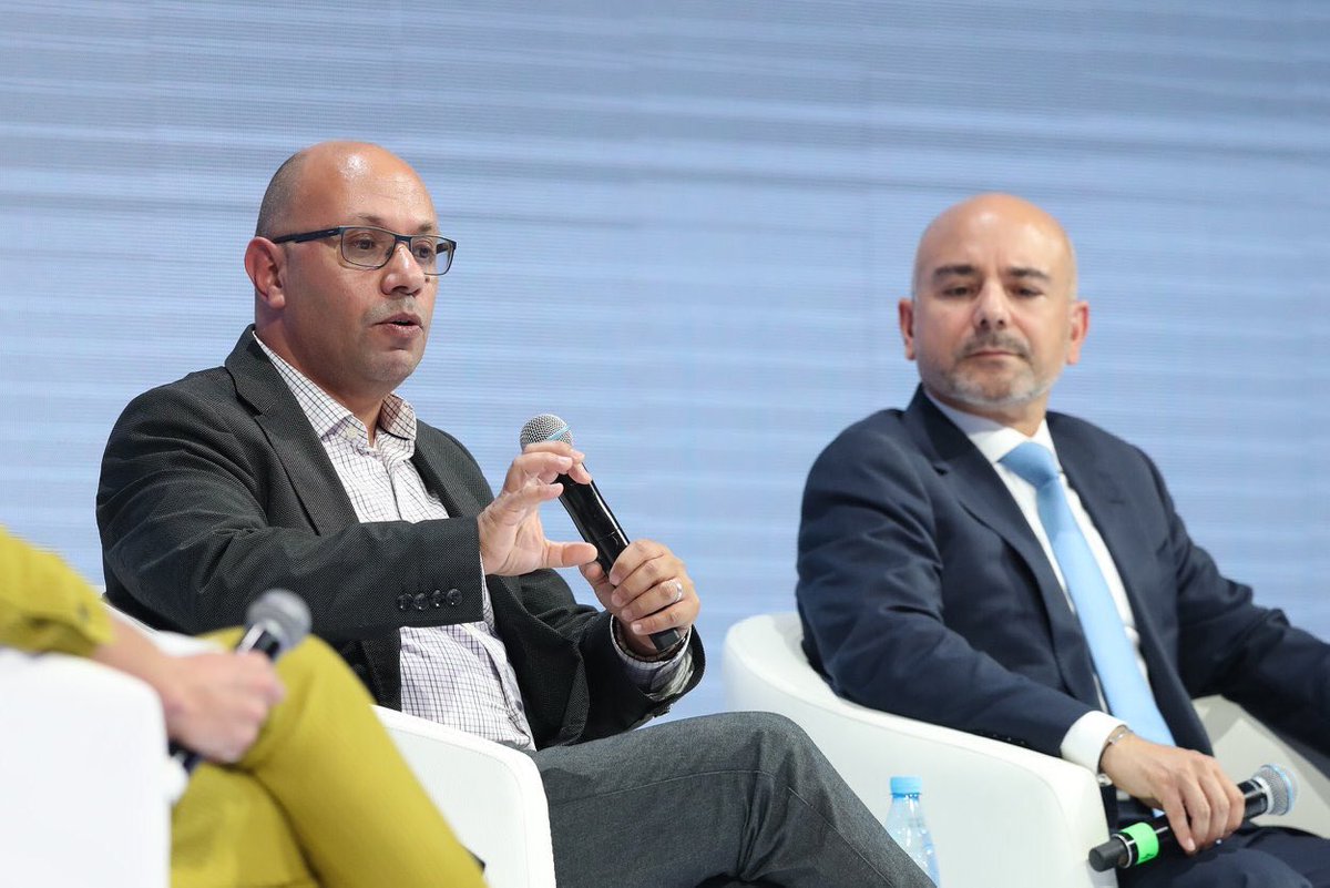 Art_Discovery_by_AI tweet media