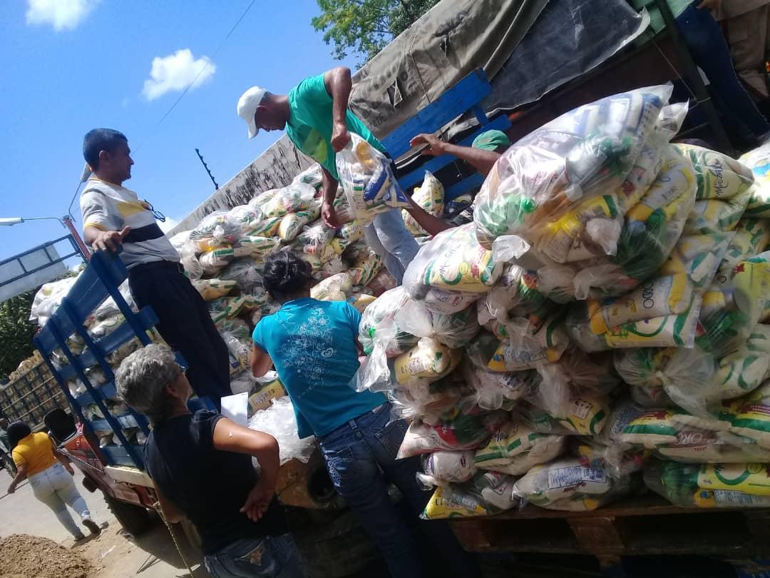 MercalApure_'s tweet image. 📢ACTIVOS RESPALDANDO LA ETIQUETA📢 #TodosSomosClap
Desde @MercalApure_
seguimos activos, pueblo y la Misión Alimentación unidos
Continuamos, en función de garantizar un buen sistema de despacho de alimentos.
@MinppalOficial
@MercalOficial
@JFME69
@AngelRiveroPSUV
@Anarequena422