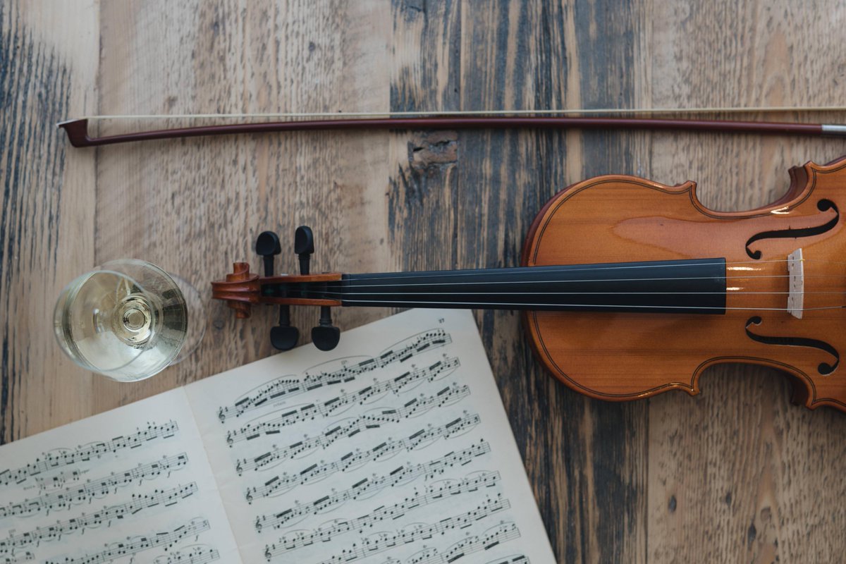 Les notes qui se retrouvent dans nos #vins sont dignes d'une grande partition... Amateurs de blancs, permettez-nous d'orchestrer vos prochaines dégustations!

#VinsAlsace #DrinkAlsace