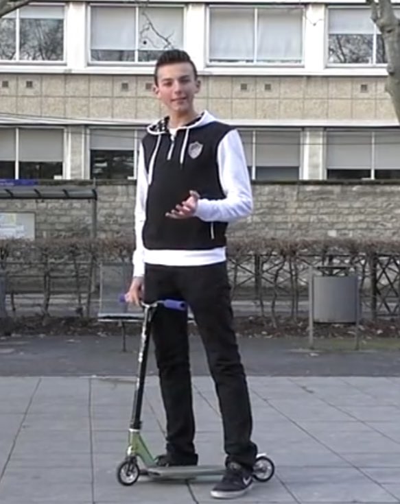 LorisVtt's tweet photo. Ben alors @scoot2street tu a bien changer depuis le temps 😭😂 https://t.co/r6QxJxmViX