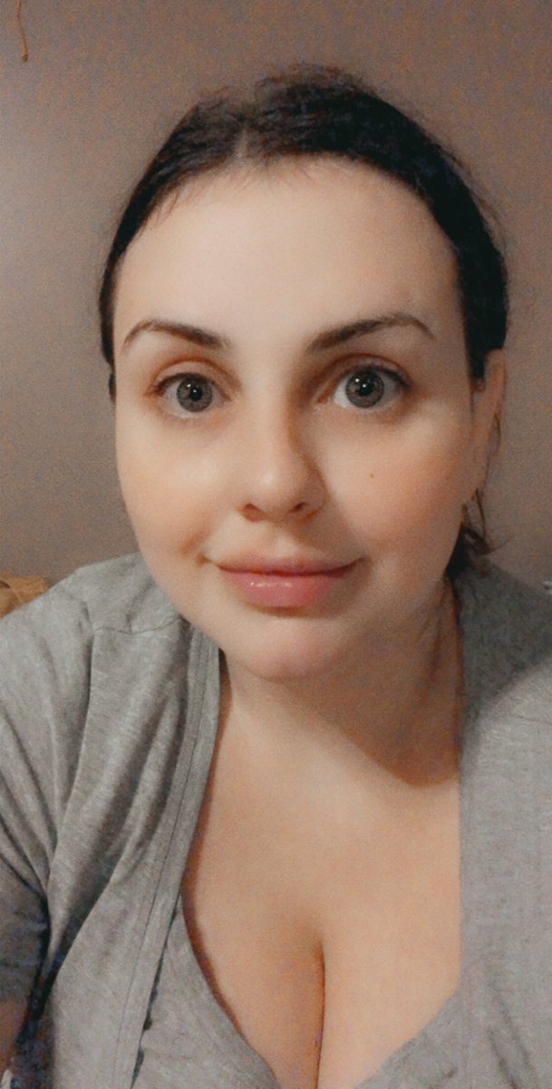 Dinkymama88's tweet image. I have been told several times “You don’t look unwell.” So I ask, how is someone who lives with severe chronic pain supposed to look? how is someone who has to take 224 pain pills every week supposed to look? #invisibleillness #spoonie #nerveproblems #ChronicPain #nerveentrapment