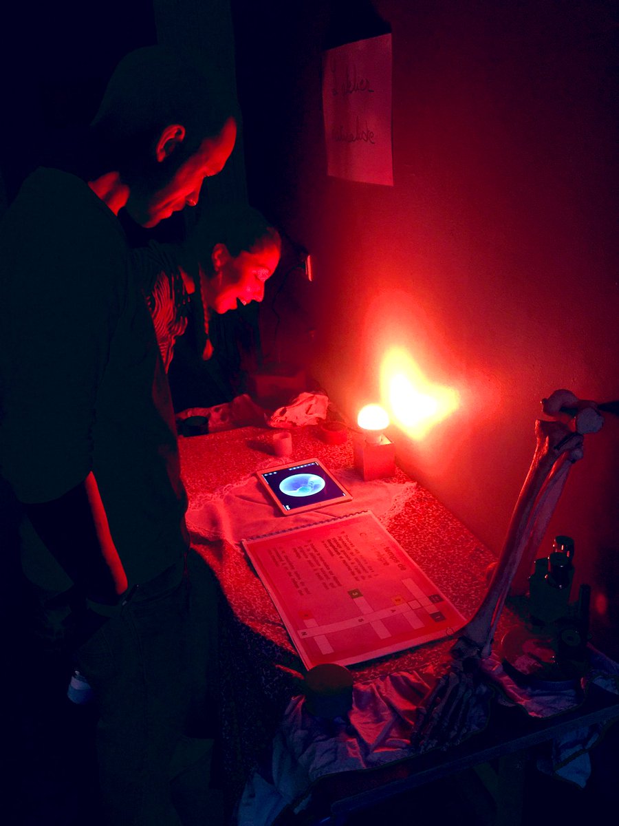 SICARTB's tweet photo. Les enseignants du #collège P. Eluard de Bonneuil-sur-Marne @AcCreteil accompagnés par leur collègue d’#Artsplastiques Mme @laurawaag, essaient l’ #escapegame #polymorphos mis au point par Mme @melanie_fillion de l’@AcademieNice au @MIPGrasse🕵🏼♀️. @igartsplastique @Ig_EAC_PhGalais https://t.co/ABjwso7o0T