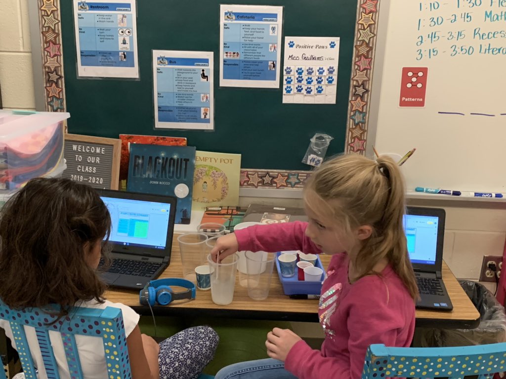 ap_guilliams's tweet photo. 3rd grade scientists hard at work testing which substances dissolve in water. @ChristanMartin5 @WinterpockAP @WPESPrincipal @dawnkingCCPS @ParnellUVA https://t.co/xlcmfddXio