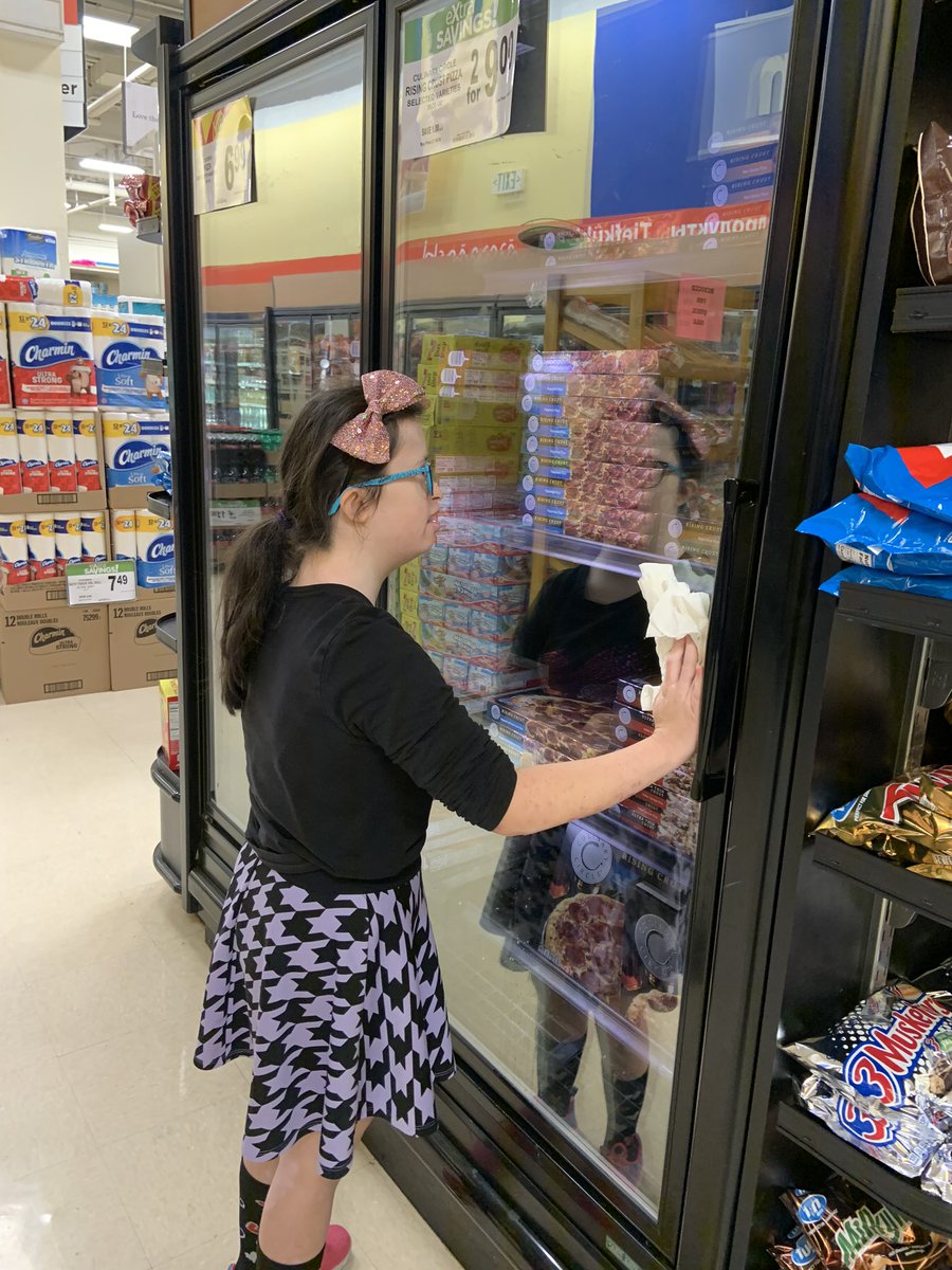 WrightsonCHS's tweet photo. Started our enclave at @shoppers today!! Thank you for this partnership. Looking forward to our continued job experience this school year. 😁 #FALSFun @ChesapeakeHS https://t.co/LwdIZB3NBI