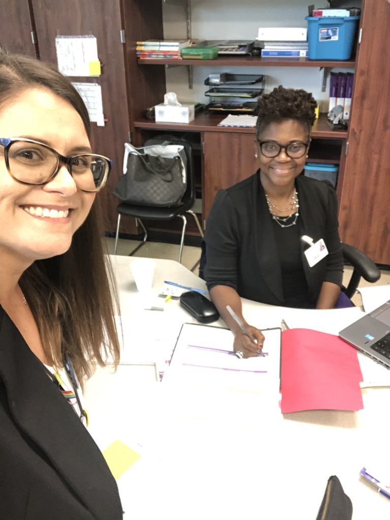 MichelleAiello8's tweet photo. Shoutout to @EdWhiteEstem and @LLeanene for such a warm welcome! Looking forward to the work ahead! #LivingInTheLearning #WestIsBest #CoachingCycles #7Steps https://t.co/8WCjVsKDaz