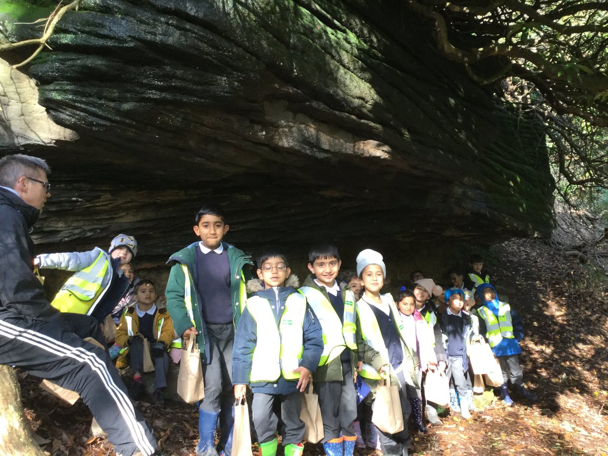MissHunter20's tweet photo. Class 1 had a fantastic adventure in St Ives woods today. We found a bear house, a bear cave, autumn items, and even had time to make Mr Booth a sand pie for his birthday yesterday! @stanneskly #bestdaysoftheirlives #class1 #mentalhealth #woodlandwalk #sandpie #year1 #learning https://t.co/qNdyFc9OZH