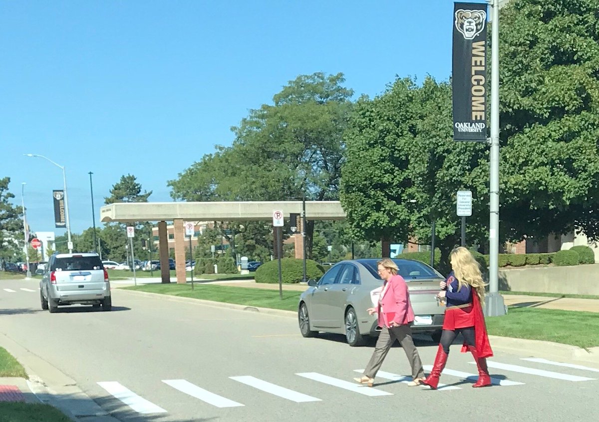 OUPD's tweet photo. Look even Wonder Woman uses the crosswalks and pays attention to her surroundings when crossing the street. #getyourheadoutofyourapps #safetyfirst #donttextandwalk https://t.co/JyJpqLiTuy