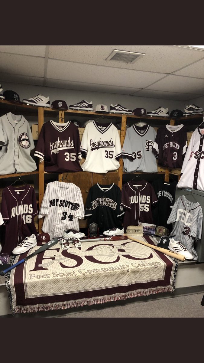 gotch_ethan's tweet photo. I’m excited to announce that I will be continuing my academic and baseball career with @fsccbaseball ! Thank you for everybody who helped me along the way. Can’t wait for the next chapter💪🏻 #houndfam https://t.co/ejo7fHYGHE