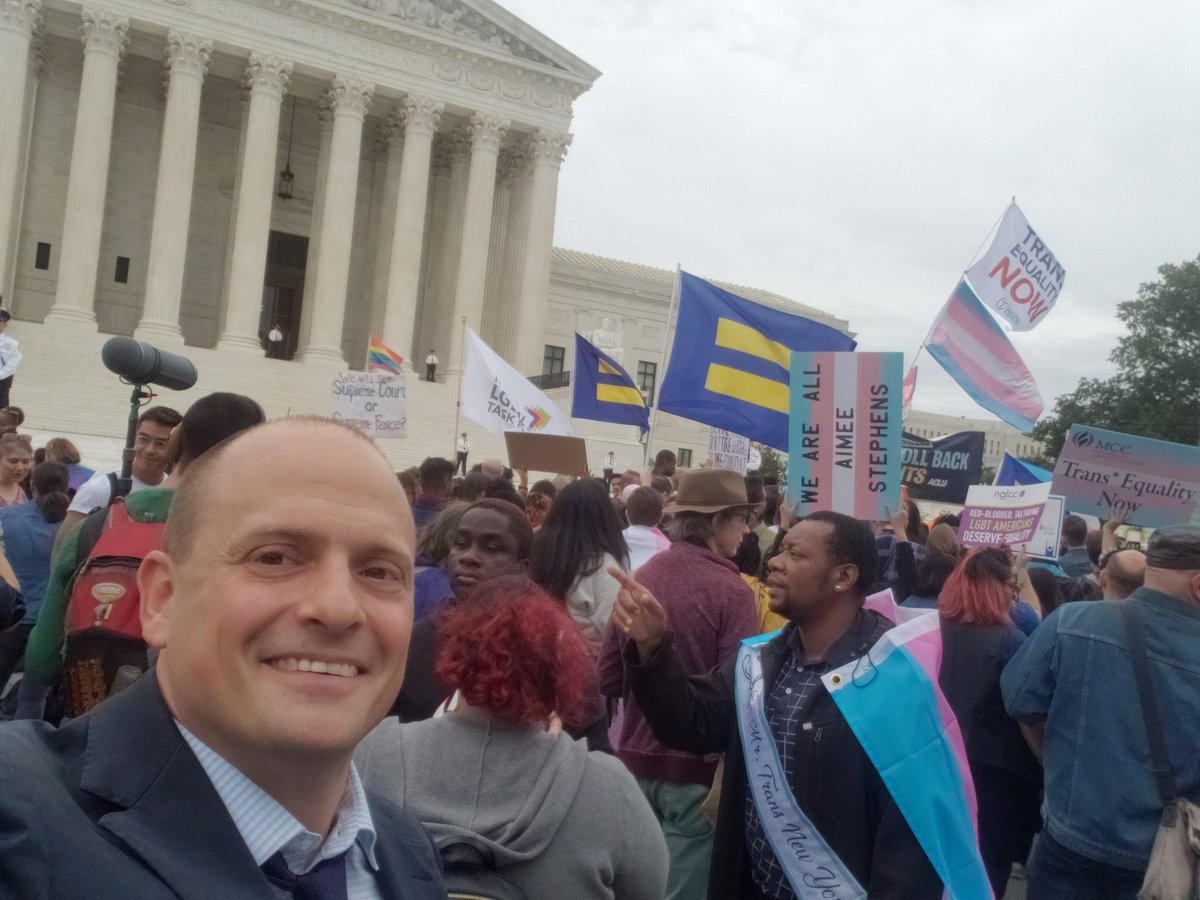 JoseJavierJJR's tweet photo. Usually not a selfie guy, but in DC and had to come by and show support outside the SCOTUS.
Trump administration is urging the court to rule that it’s legal to fire workers for being LGBTQ.
It strengthens our resolve to pass local protections #passCWA 
#RiseUpOctober8 #RiseUpOct8 https://t.co/JPtfzSeTIk