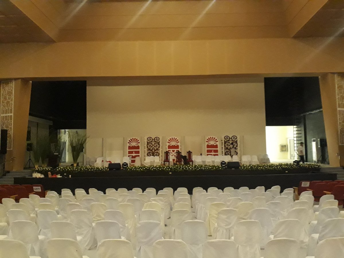 CONLifeline's tweet photo. Thank you to all the student nurses  who rendered their time despite their hectic schedule for the preparation of tomorrow's Cultural Opening...Guiz attend kamo bwas kay nami ang dezign char. https://t.co/vPfI8UbDWD