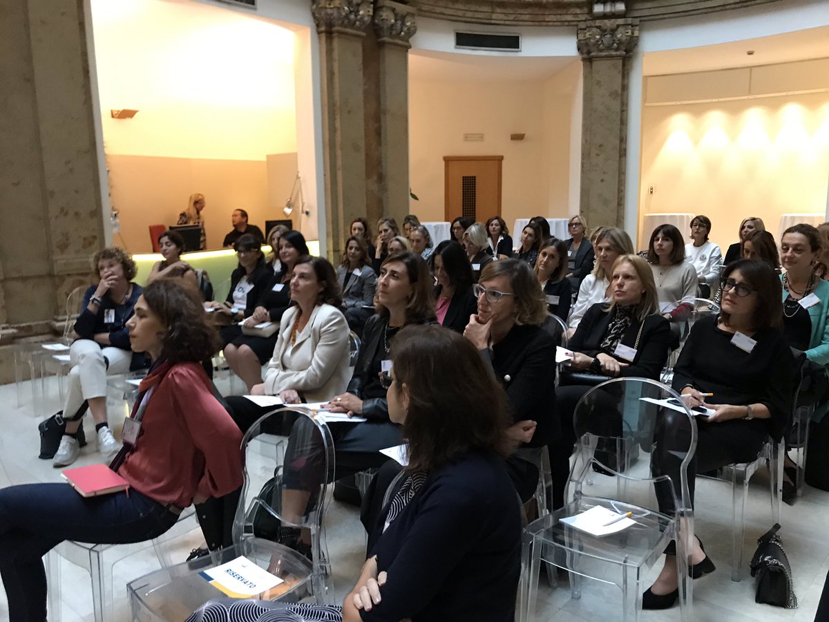 La Presidente @paola_mascaro "Questa classe #InTheBoardroom è un segno di continuità nell’impegno verso l’innovazione sociale. Formare e sostenere #donne di talento che accompagnino le imprese nelle nuove sfide che devono affrontare significa contribuire alla crescita del Paese"