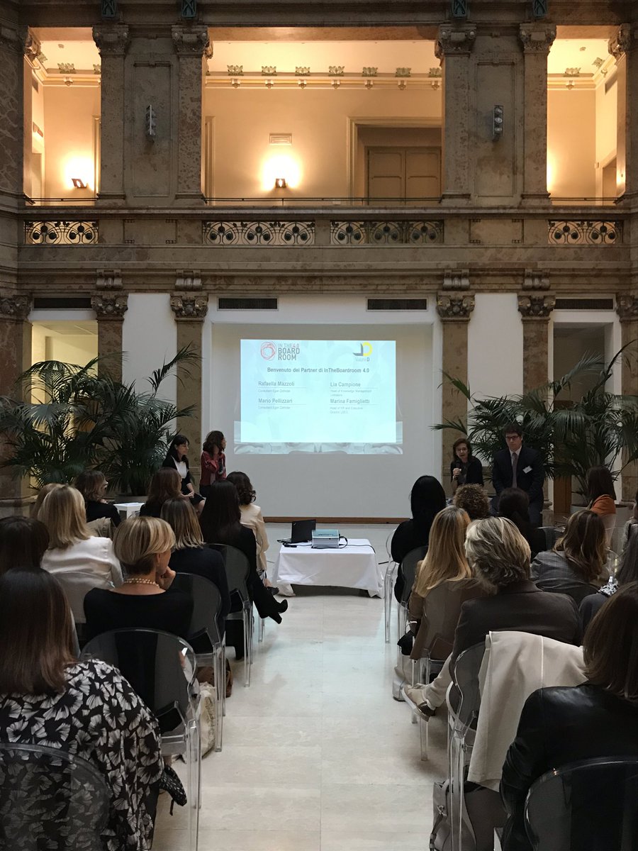 “#InTheBoardroom è nata come risposta alle esigenze emerse dopo la legge Golfo-Mosca. Negli anni sono state formate 293 #donne, con più di 80 ore di lezioni per ogni classe. Donne pronte a mettere le loro competenze a disposizione dei CdA” <a href="/mariopellizzari/">Mario Pellizzari</a> di <a href="/EgonZehnder/">Egon Zehnder</a>