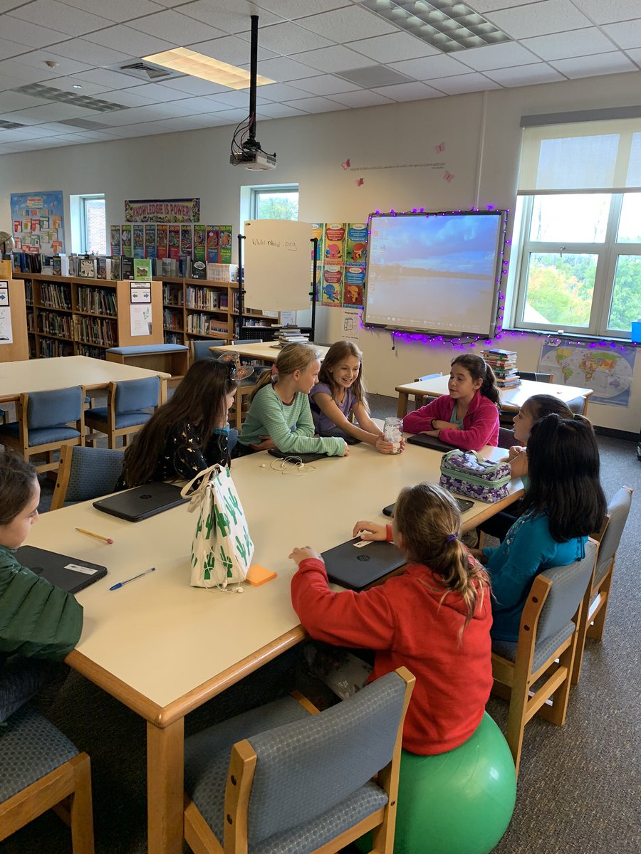 UESLibrary's tweet image. Future writers club in the UES library.  #futureauthors  @UESPrincipal