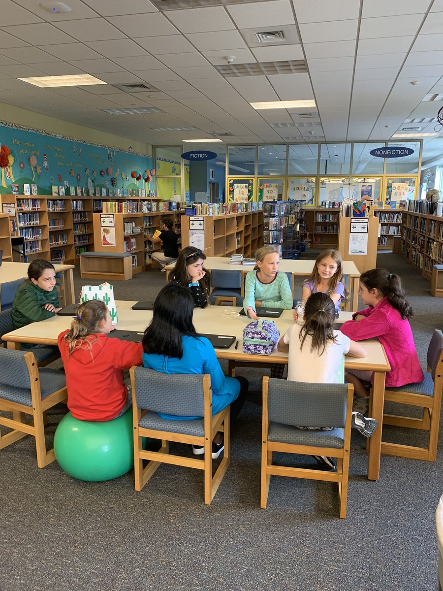 UESLibrary's tweet image. Future writers club in the UES library.  #futureauthors  @UESPrincipal