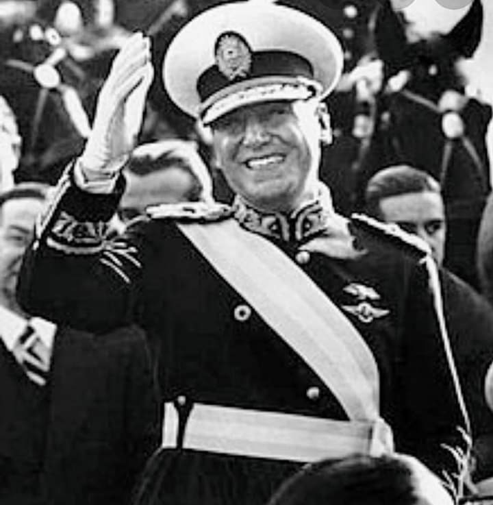 JorgeGo47731246's tweet photo. Feliz cumpleaños a uno de los mayores estadista de nuestra Argentina. Honremos al general manteniendo en alto nuestras tres banderas: Soberanía Política, Independencia Económica y Justicia Social. VIVA PERON -VIVA LA PATRIA https://t.co/wjA4QQZE4w