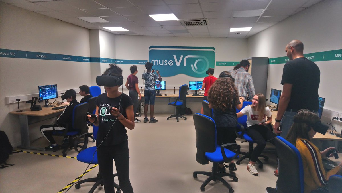 MusevrM's tweet photo. Celebrating science #FDS2019 in #VirtualReality, with @nanome_inc and middle school students in our dedicated @MusevrM room @enscmchimiemtp https://t.co/klaR0Ko6SM