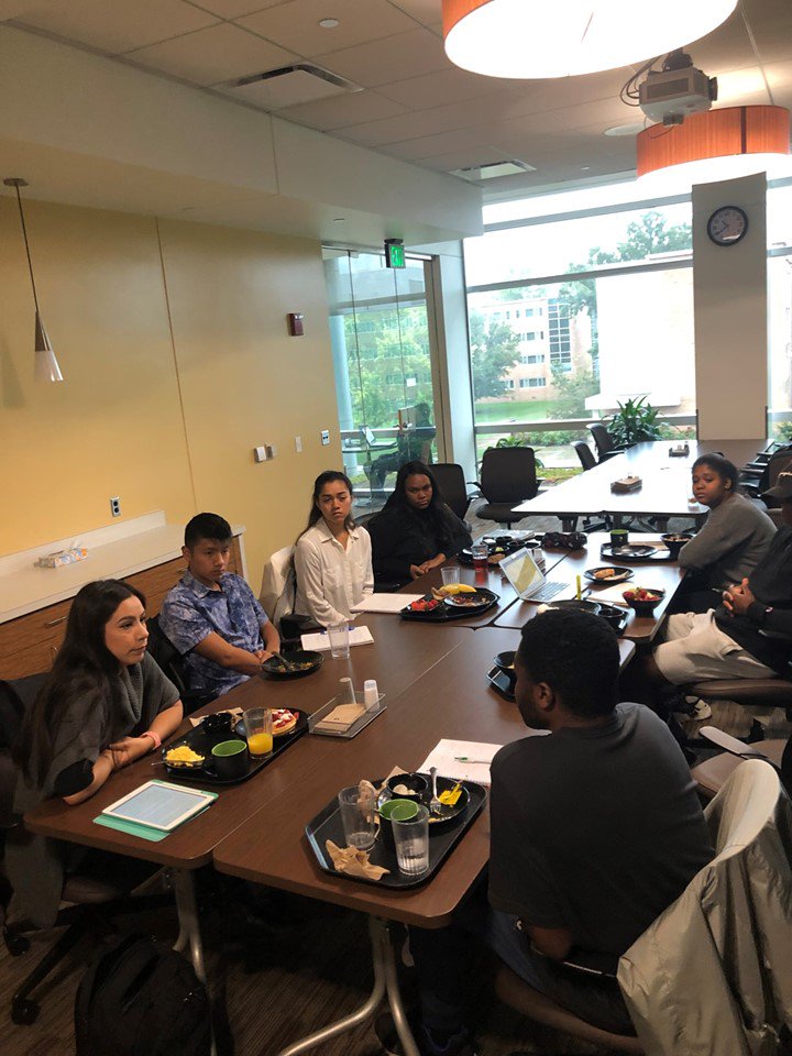 MSUMDAdmissions's tweet photo. Last week, we held our first Journal Club of 2019/20 w/ @DrewScholars and @MSUMAPS to help potential #medschool students build comprehension skills, a vital part of #MCAT. Several current CHM students joined to help, engaging in both small- and large-group discussions. #SpartanMD https://t.co/T0CIkl6CS9