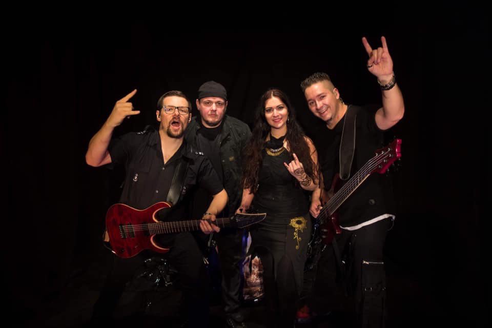 Visionatica's tweet photo. Shooting our new video damn! 😀📹
#Visionatica #Musicvideo #Enigmafire #Symphonicmetal https://t.co/WFp5CON2WW