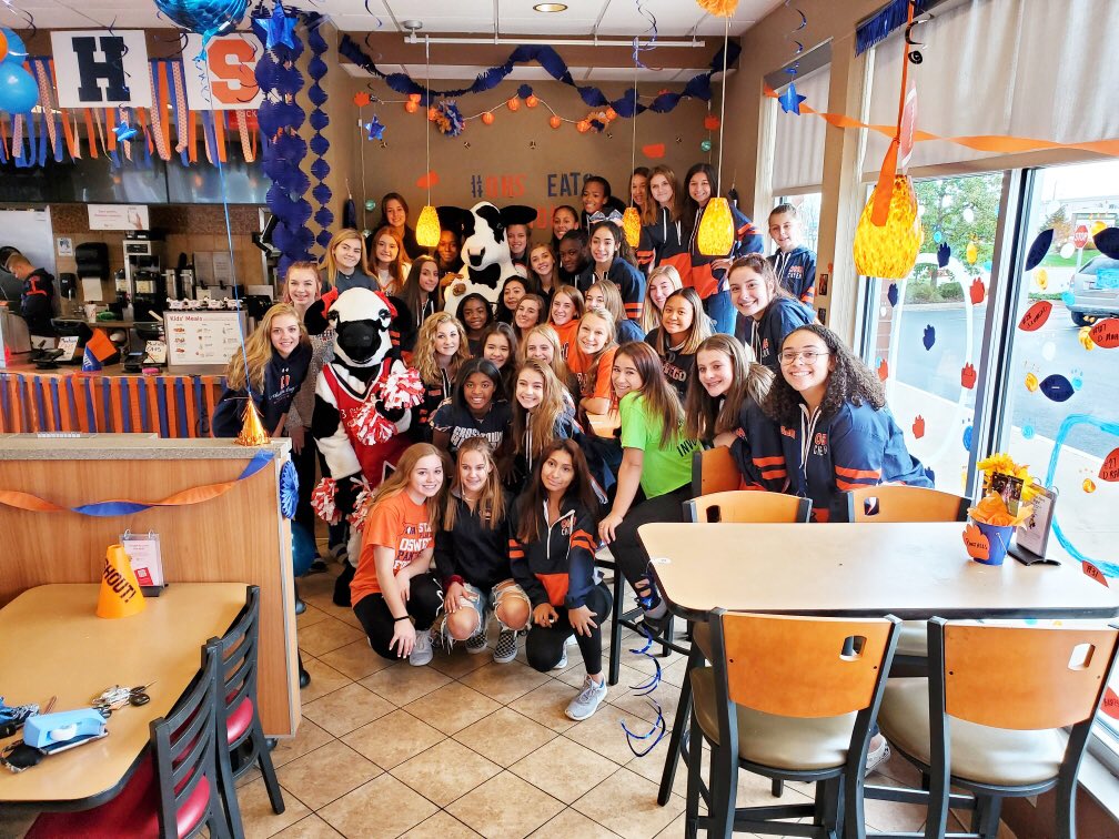 OswegoCFA's tweet photo. Come show your panther pride tonight for 🧡OHS💙 spirit night! Between 5-8 mention Oswego High School when you place your order to help your school win the 1,000$ prize, only at Chick-fil-A Oswego. #OHSEatsMoreChikin https://t.co/InGU3qJpSj