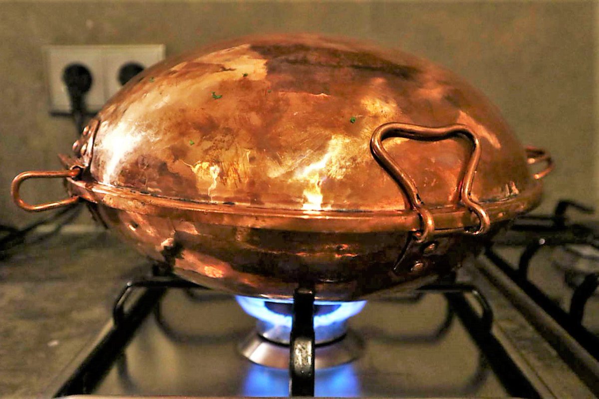 Cataplana, die einzigartige Doppelpfanne der #Algarve, hat ihren Ursprung in Preußen, sagt der deutsche #Portugal-Experte Christoph Höver: algarve-entdecker.com/2019/10/christ… <a href="/VisitportugalDE/">VisitportugalDE</a> <a href="/visitportugal/">Visit Portugal</a> @turismo_algarve <a href="/zeitonline_ent/">ZEITONLINE Entdecken</a> <a href="/sternde/">stern</a> <a href="/FAZ_Reise/">FAZ  Reise</a> <a href="/SZ/">Süddeutsche Zeitung</a> <a href="/welt/">WELT</a> <a href="/manager_magazin/">manager magazin</a> <a href="/DLF/">Deutschlandfunk</a>